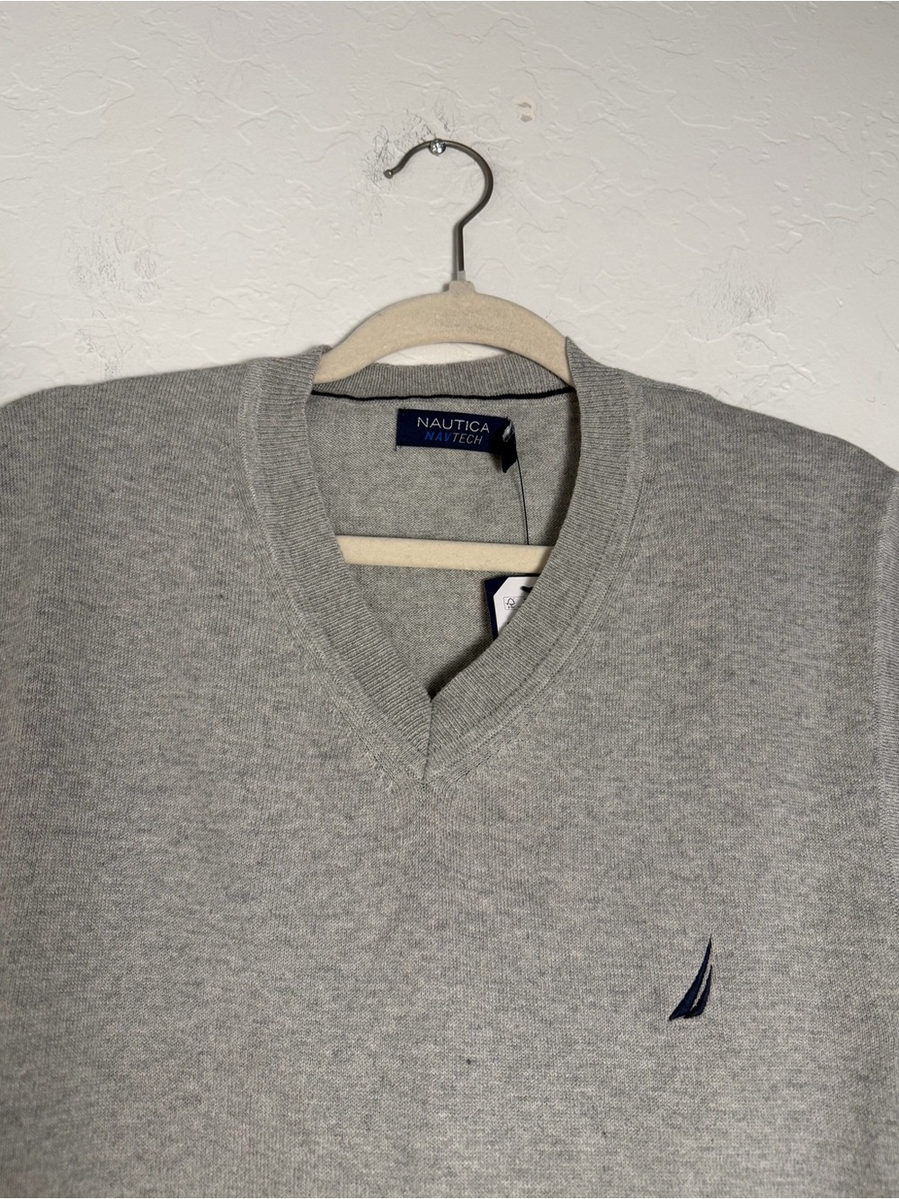 Nautica Men’s XL Light Gray V-Neck Sweater Vest Classic dress Up or Down - Picture 7 of 8